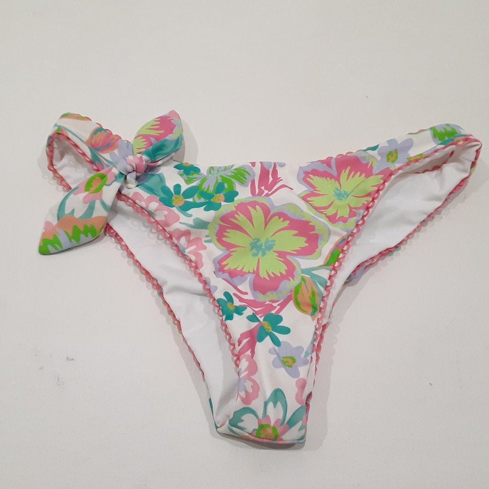 NWOT FOR LOVE & LEMONS SCALLOP FLORAL BIKINI SWIMSUIT BOTTOMS SIZE S